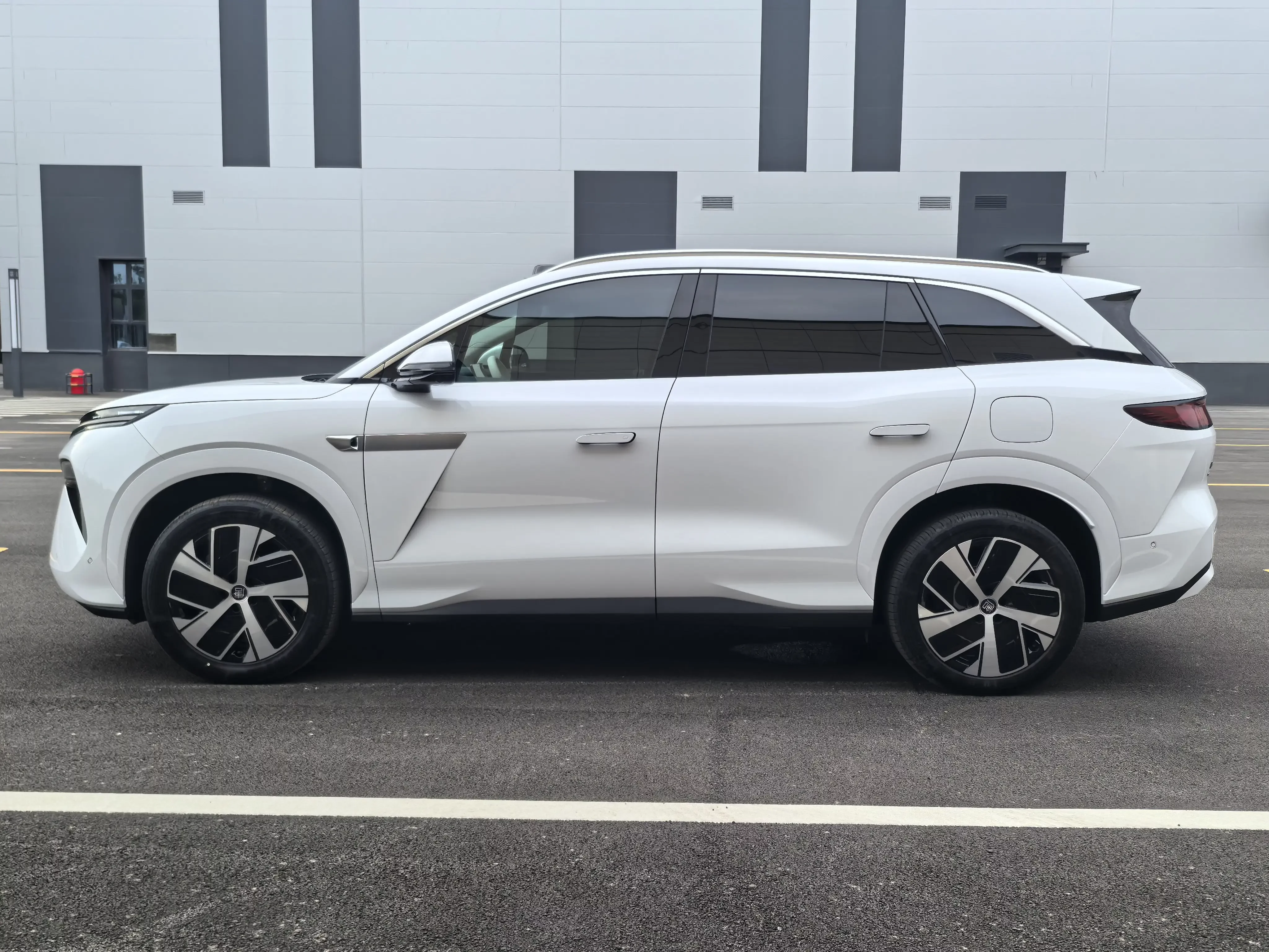 BYD Tang L EV