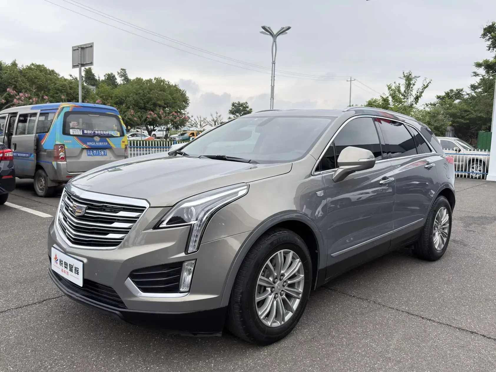 Cadillac XT5  из Китая