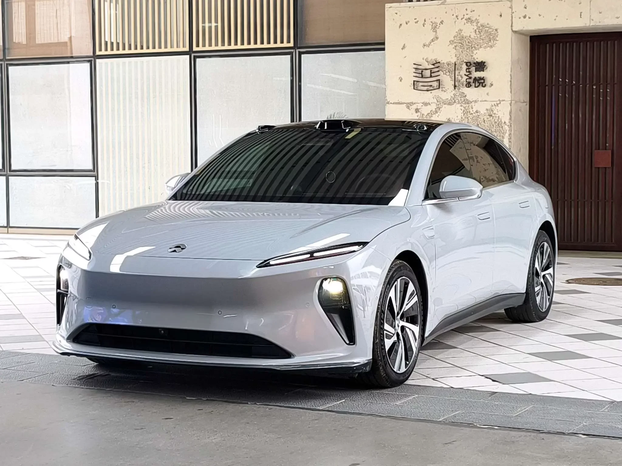 NIO ET5