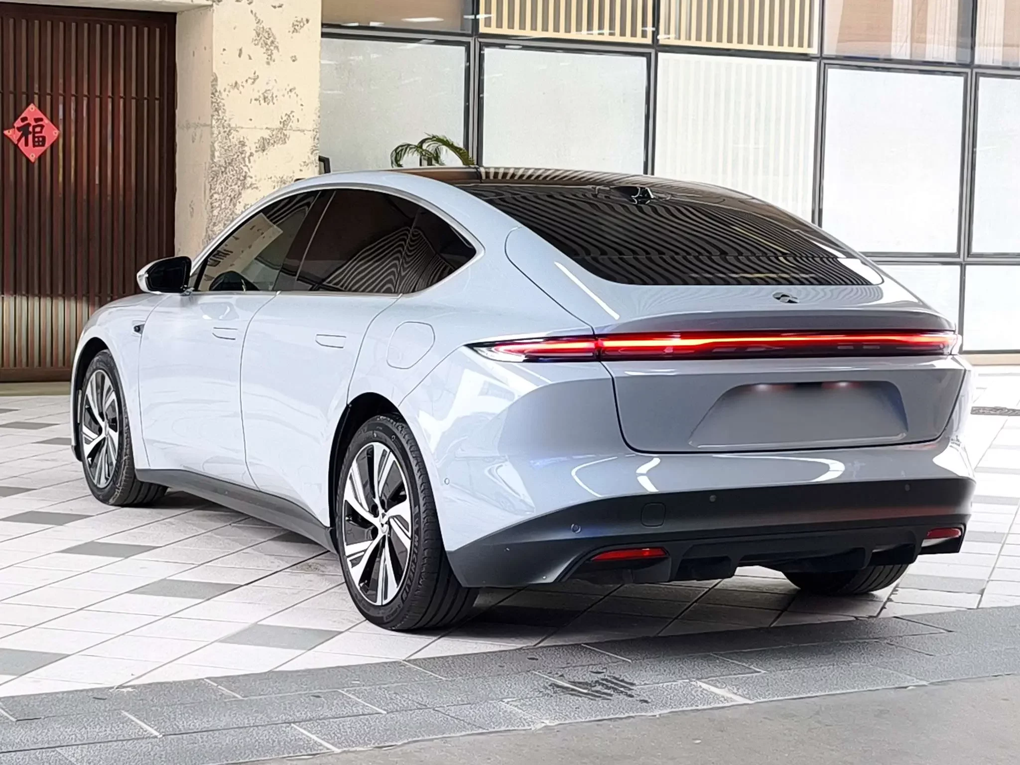 NIO ET5