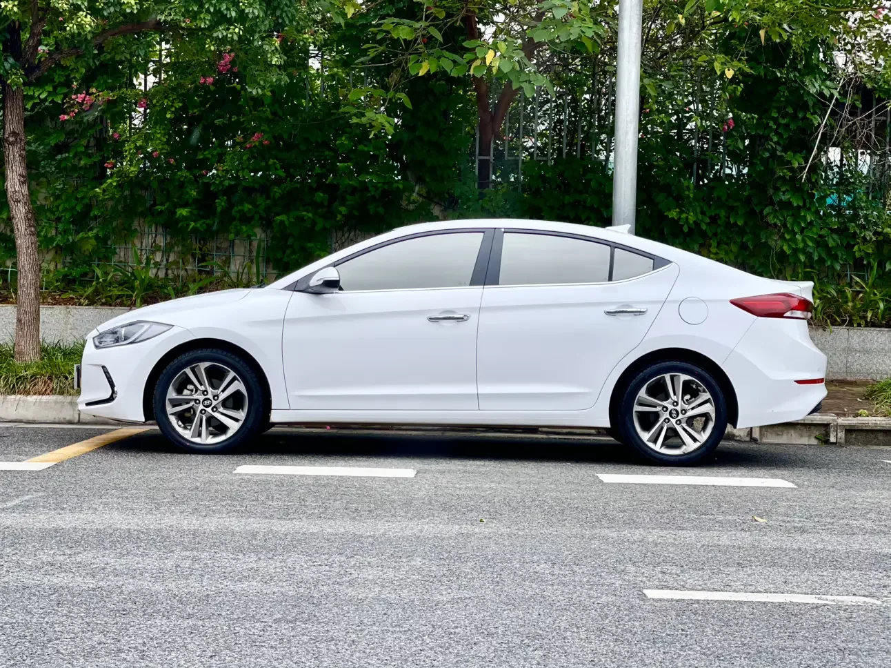 Hyundai lead