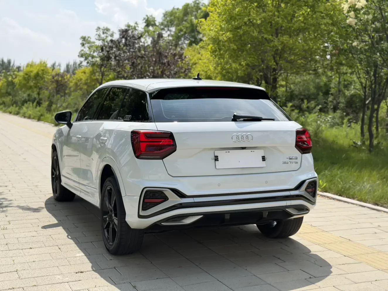 Audi Q2L