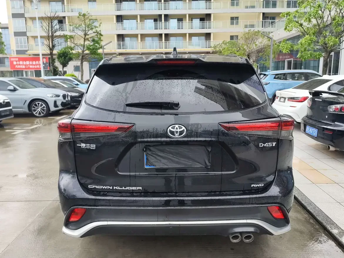 Toyota Crown Kluger