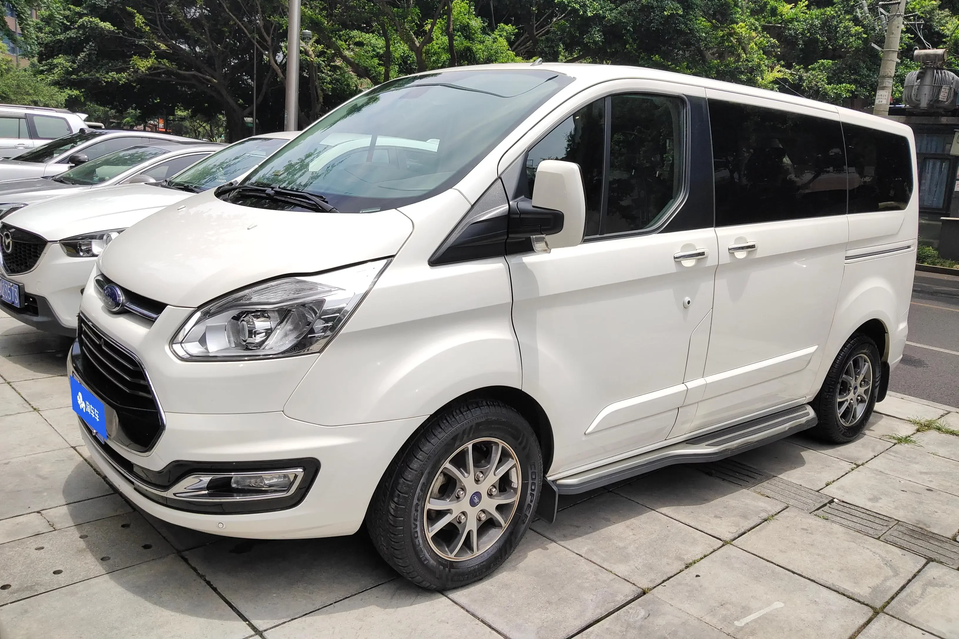 Ford Toureo