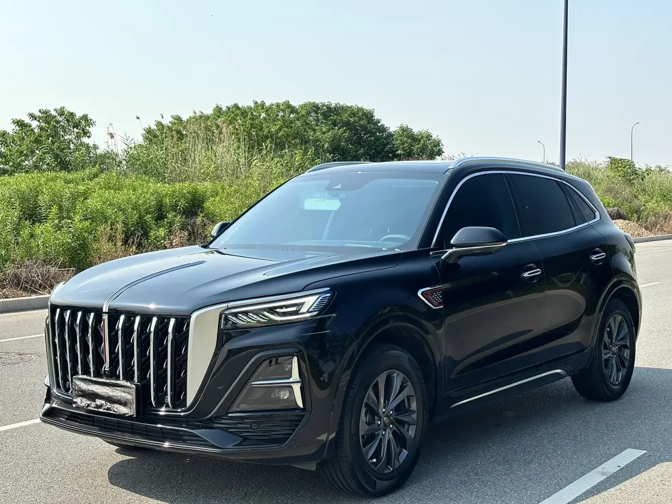 Hongqi HS5