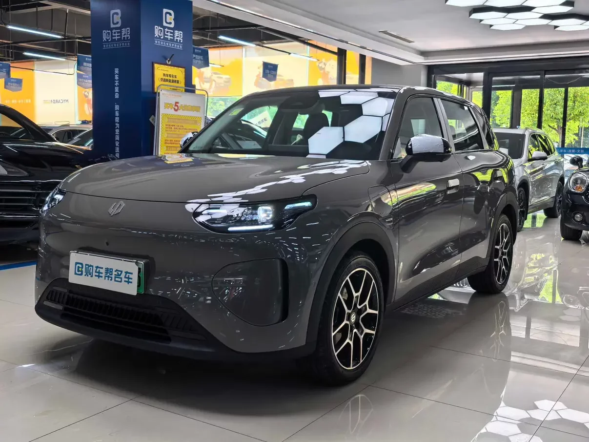 Leapmotor A10