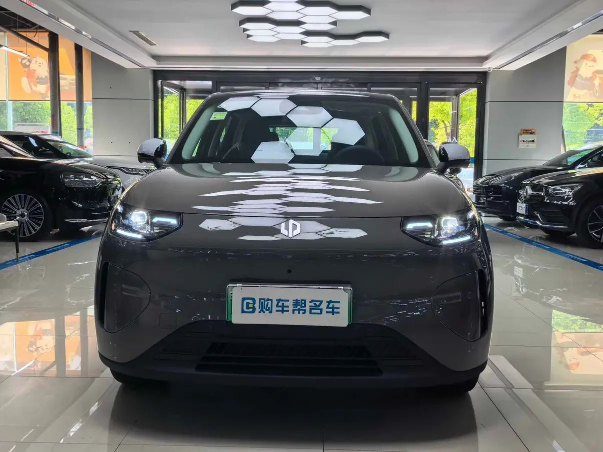 Leapmotor A10