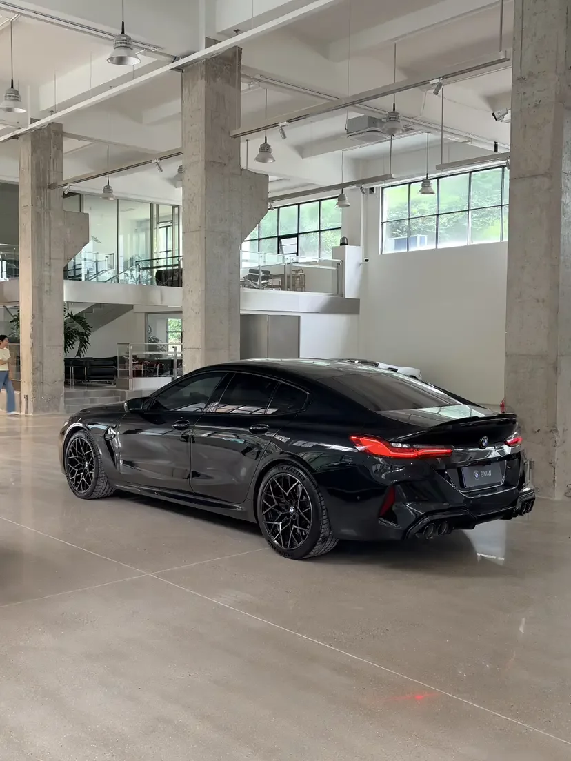 BMW M8  из Китая