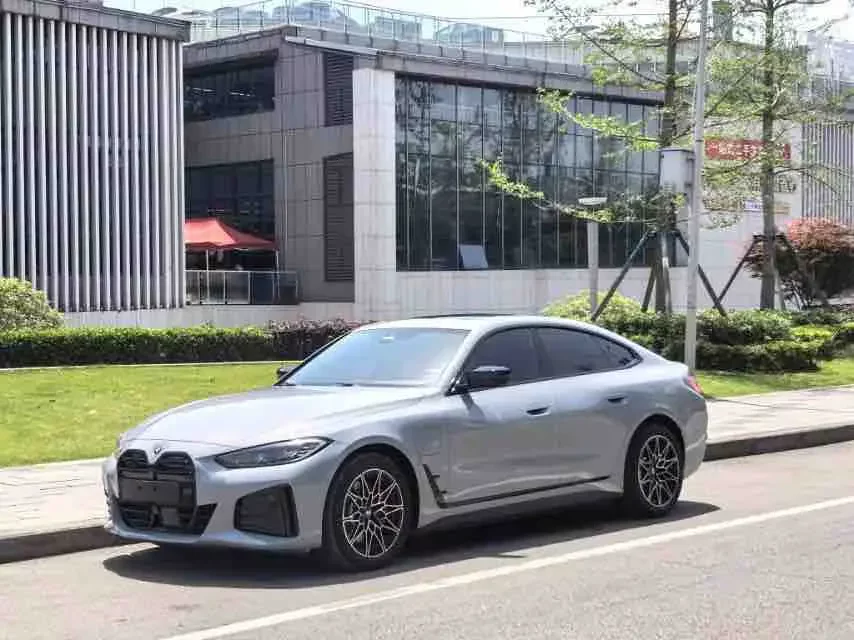 BMW i4