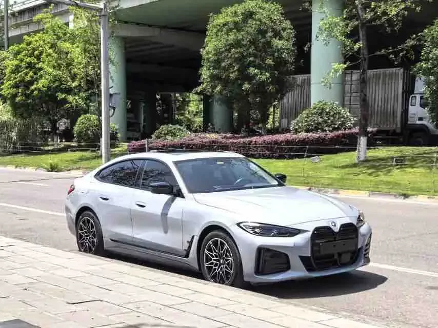 BMW i4