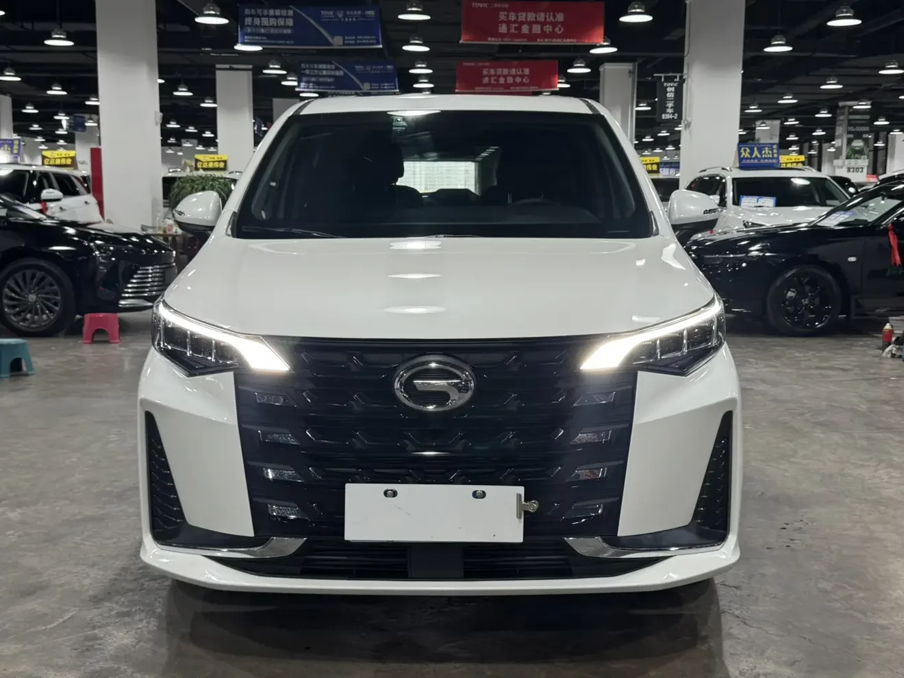 GAC Trumpchi M6  из Китая