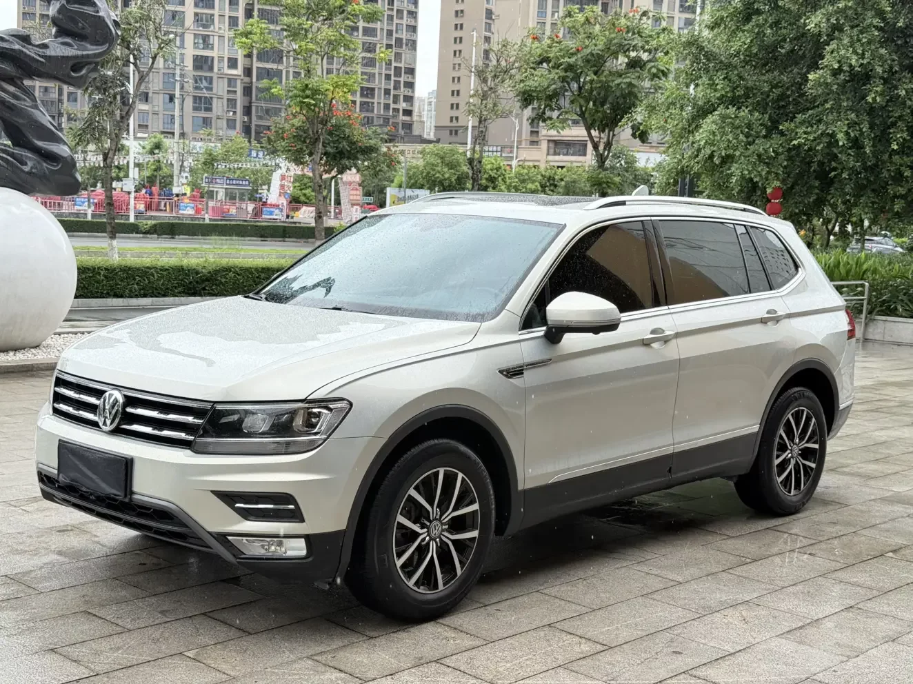 Volkswagen Tiguan L