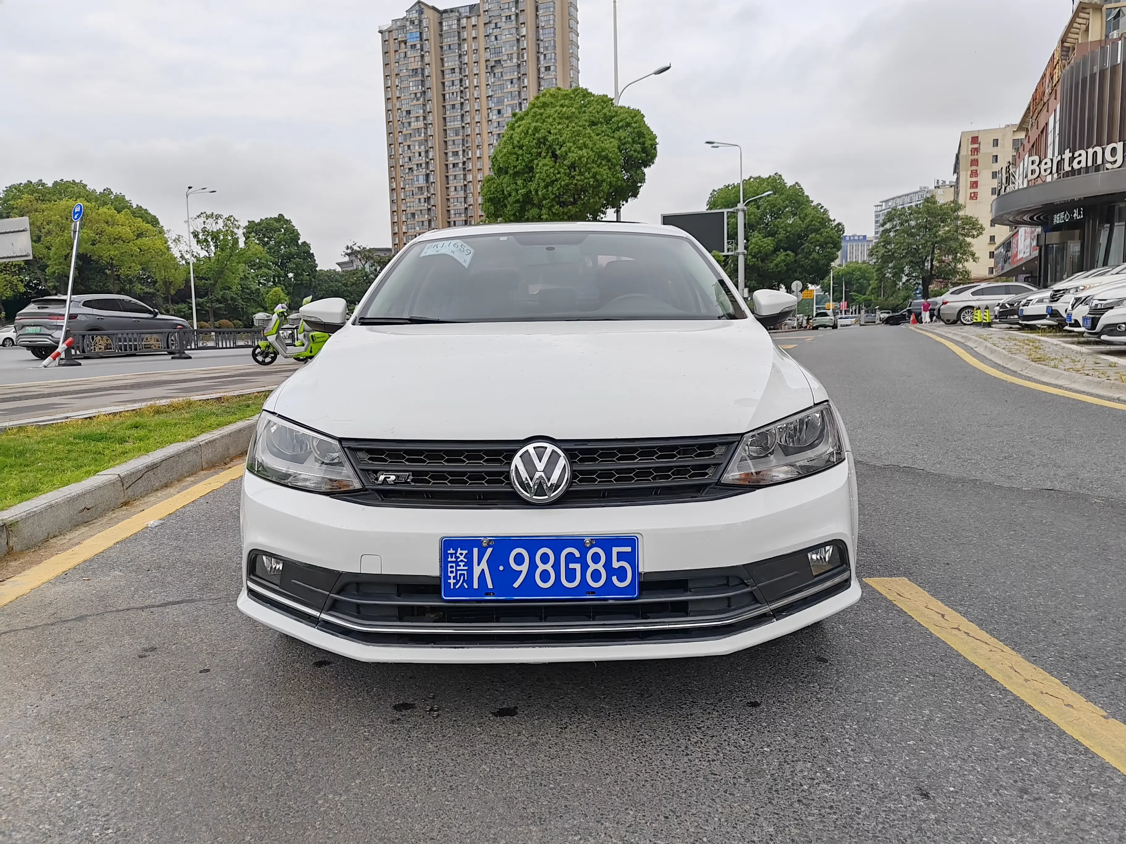 Volkswagen Sagitar