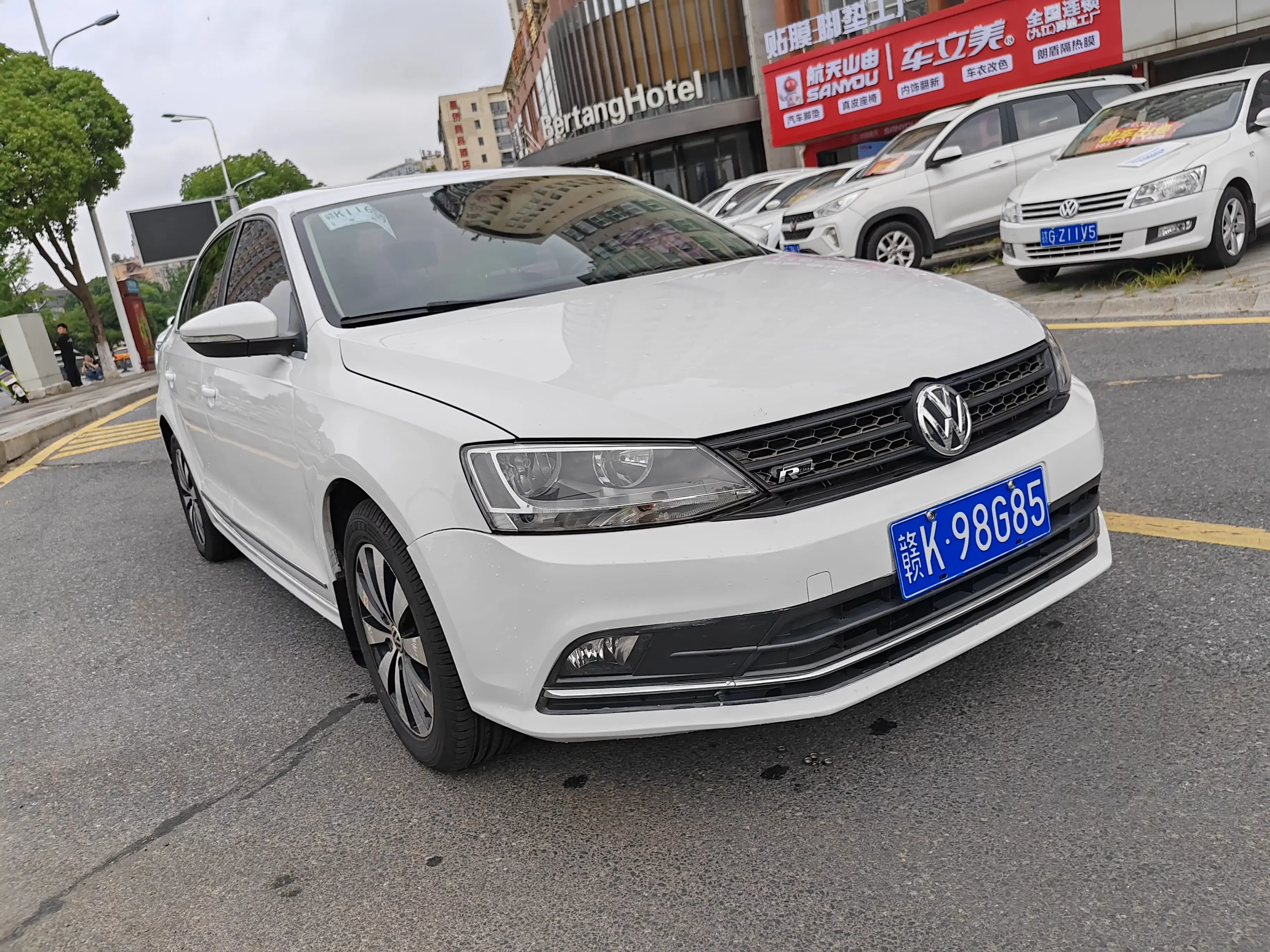 Volkswagen Sagitar