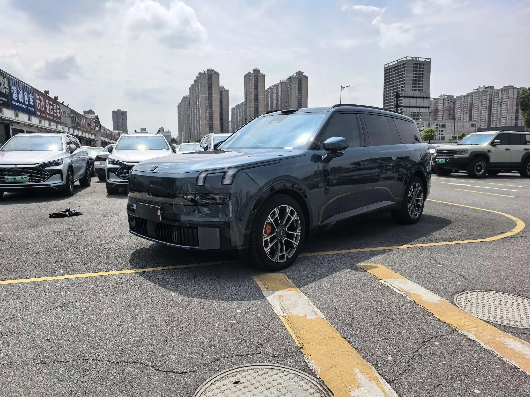 Lynk & Co 900