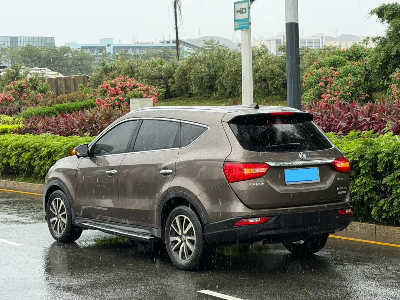 Dongfeng Fengon 580
