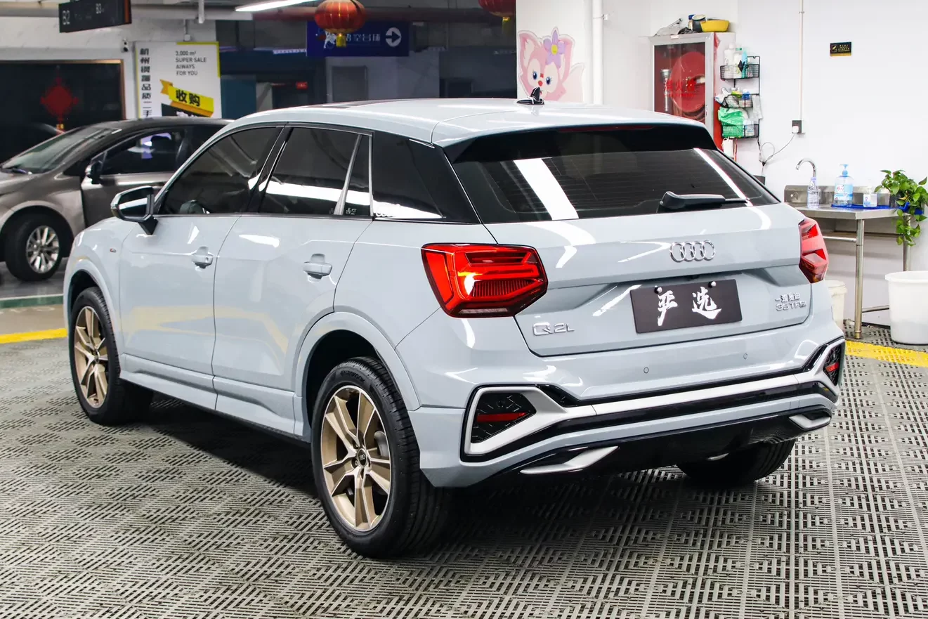Audi Q2L