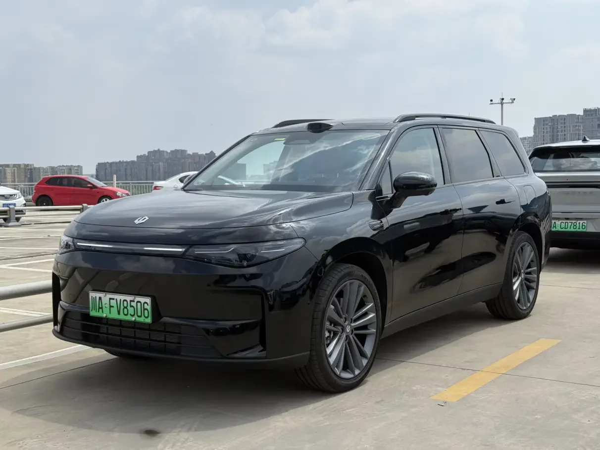 Leapmotor C16