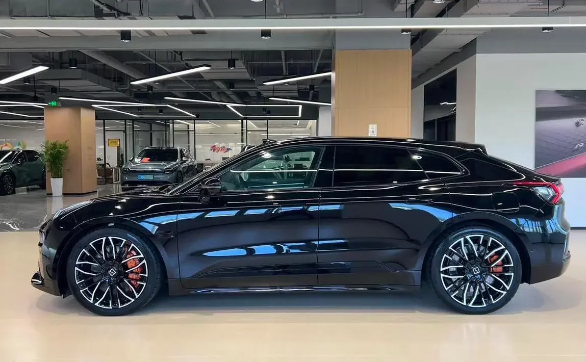 ZEEKR 001