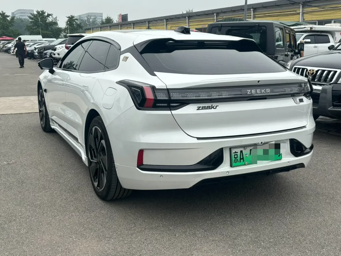 ZEEKR 001