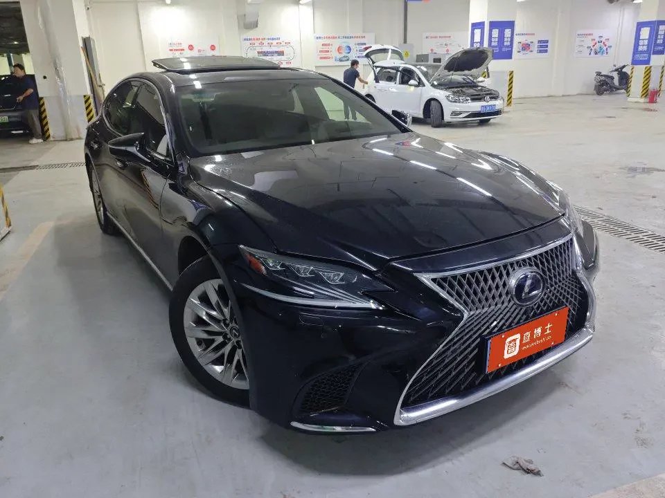 Lexus LS