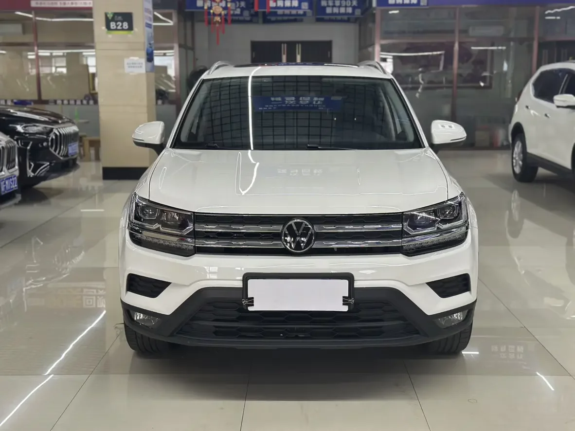 Volkswagen Tharu