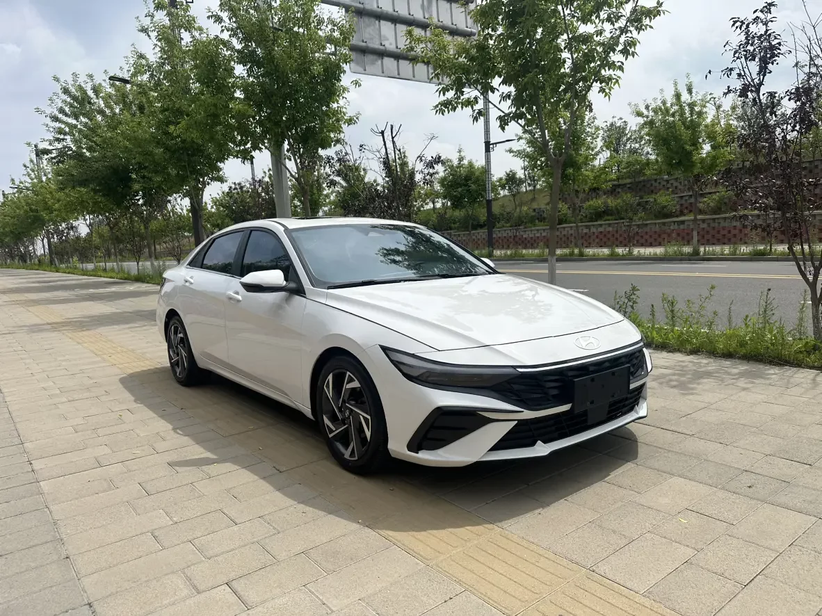 Hyundai Elantra