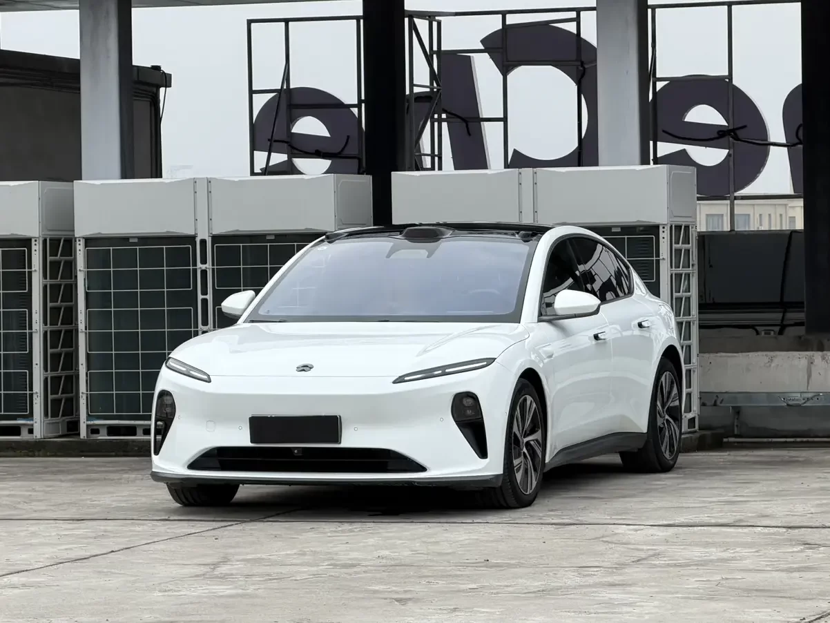 NIO ET5