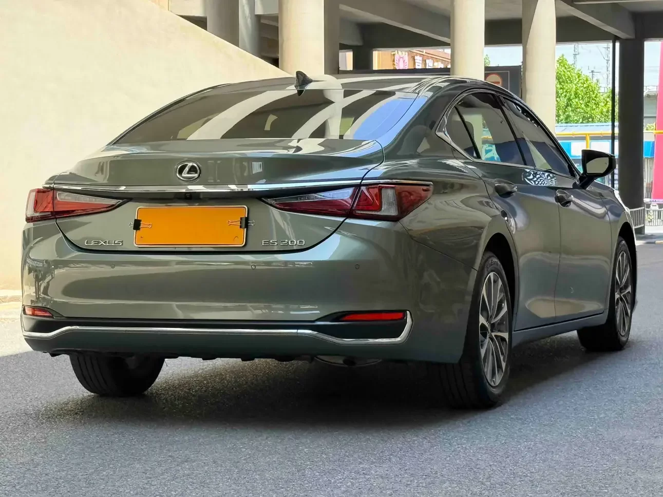 Lexus ES