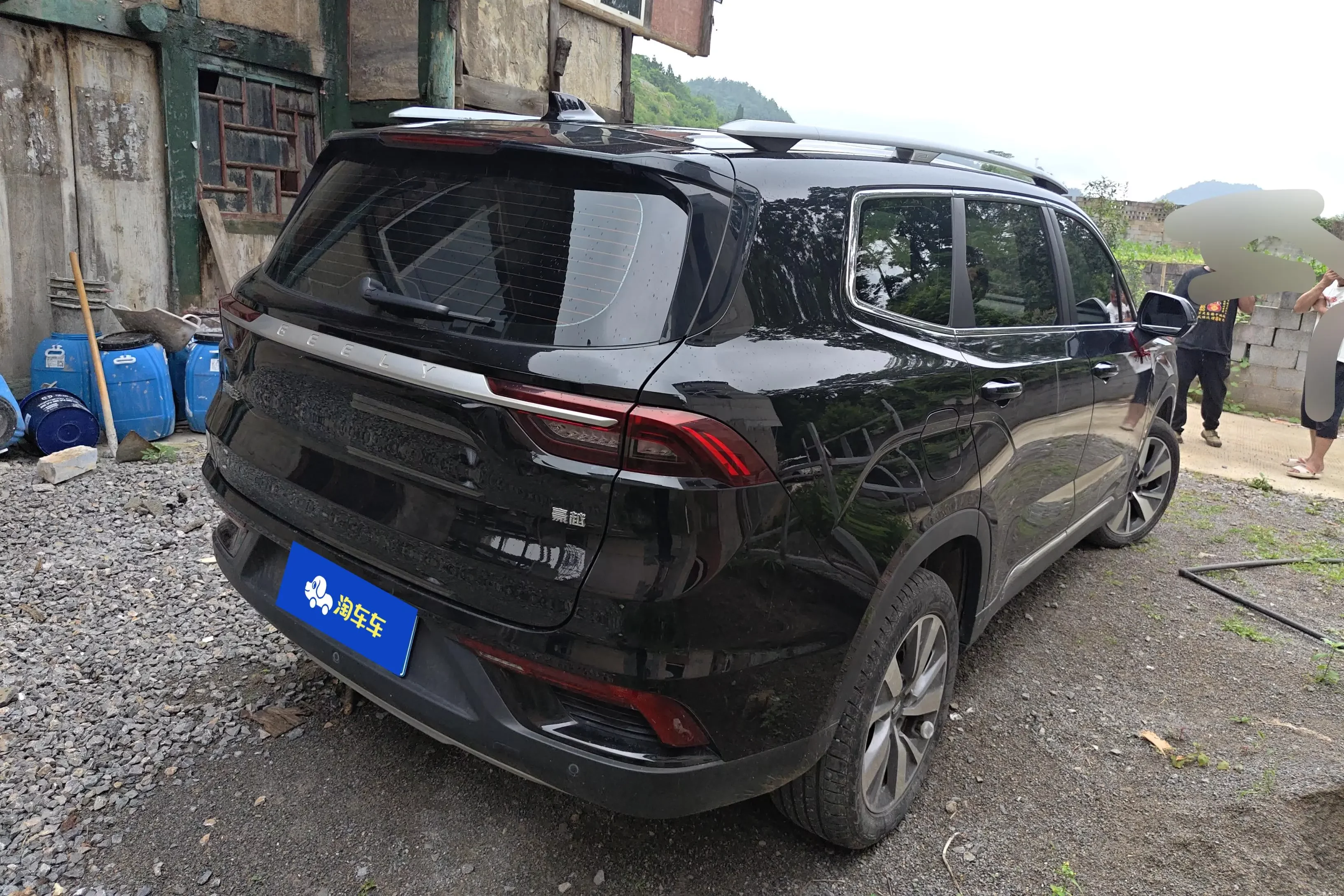 Geely Okavango