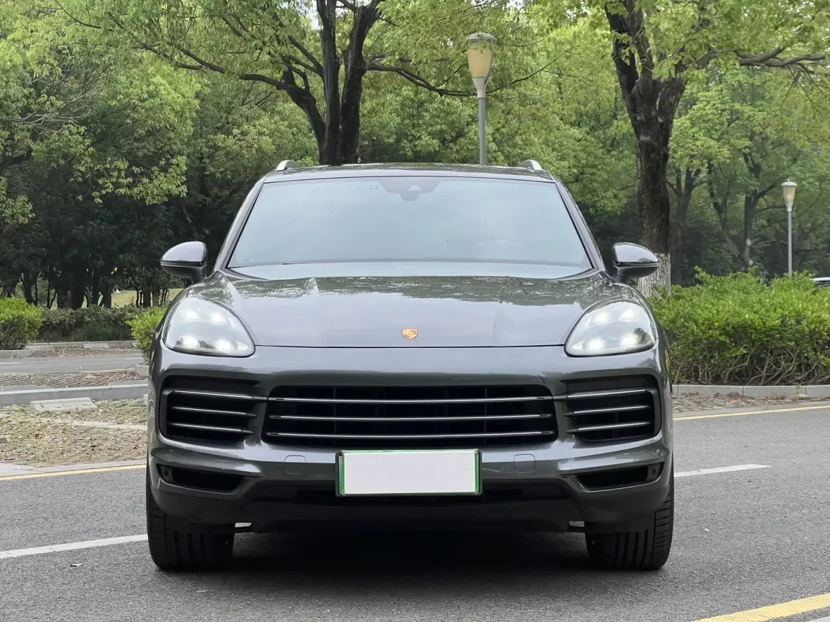 Porsche Cayenne E-Hybrid  из Китая