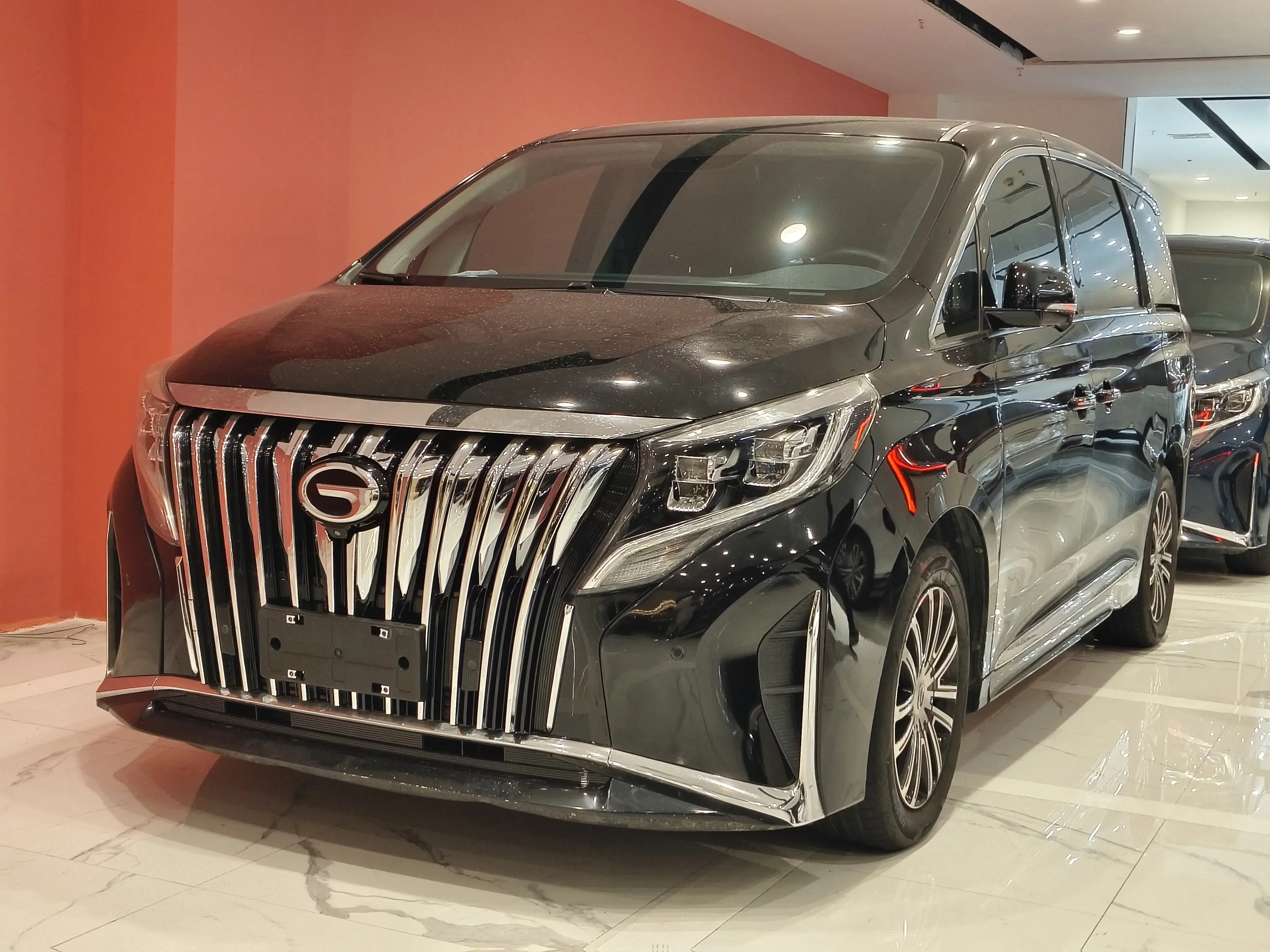 GAC Trumpchi M8  из Китая