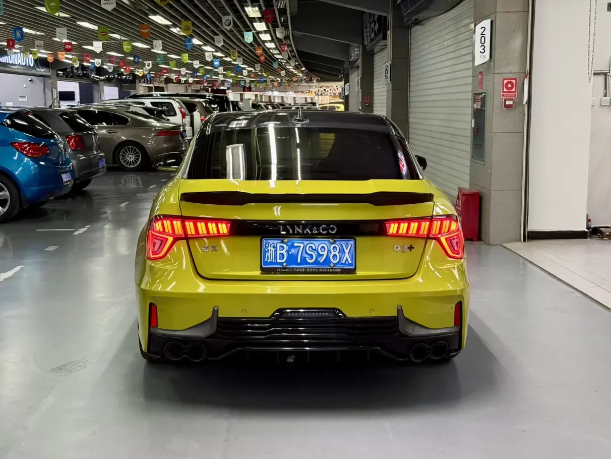 Lynk & Co 03