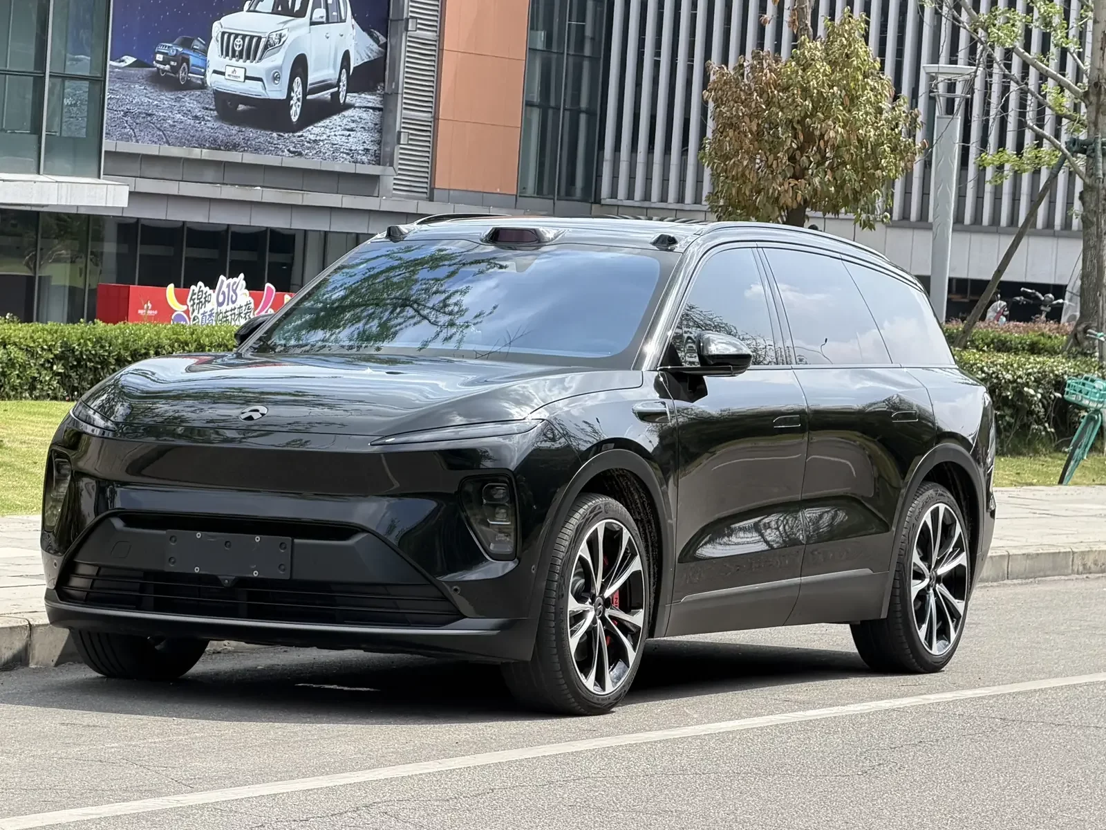 NIO ES8