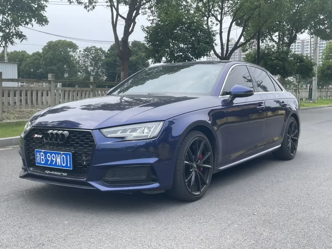 Audi S4