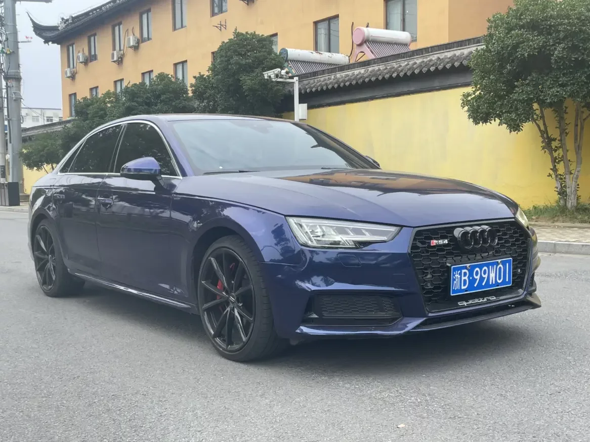 Audi S4