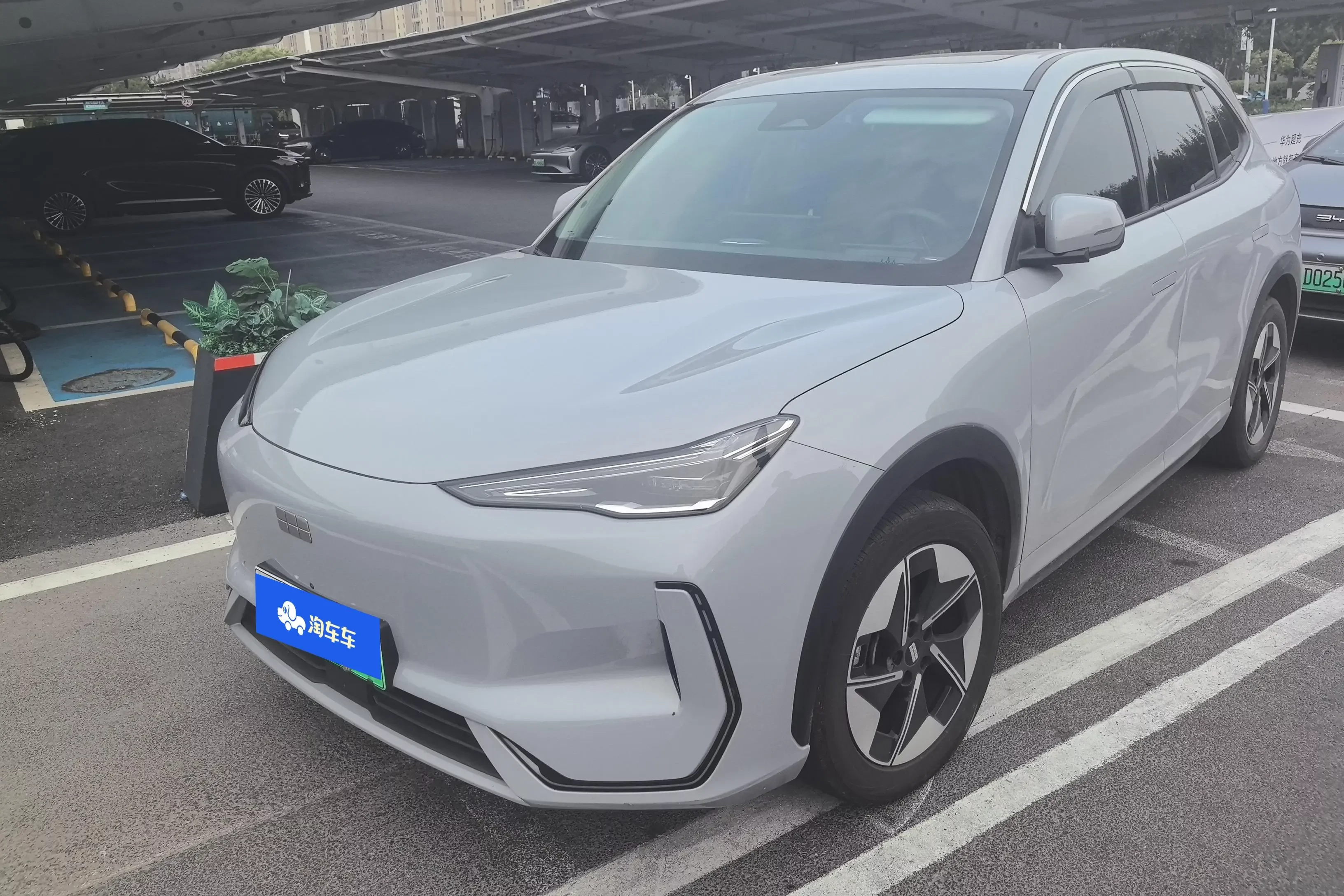 Geely Galaxy E5
