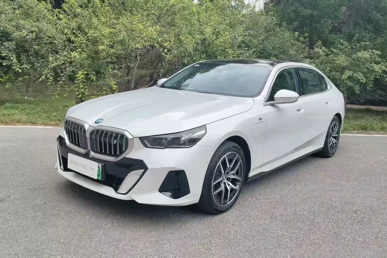 BMW i5