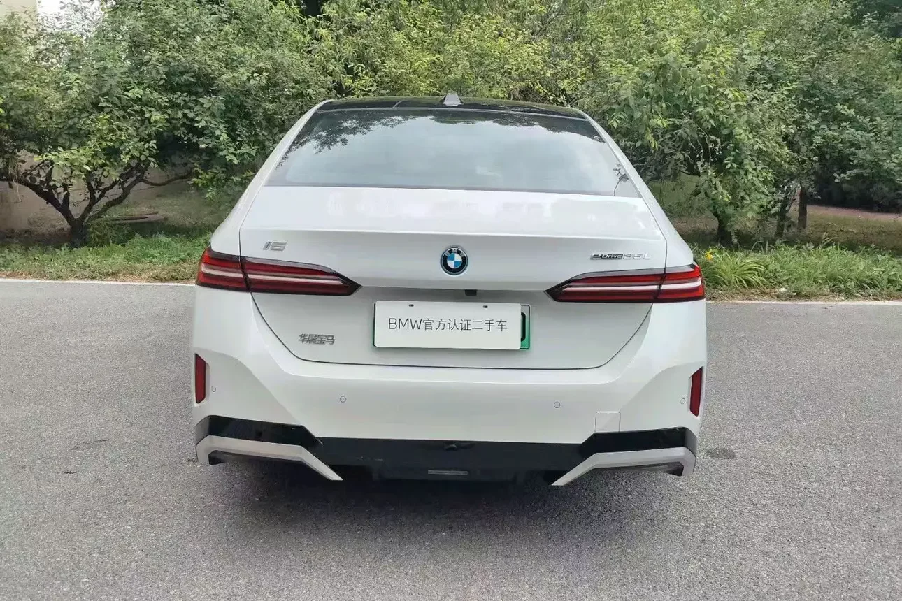 BMW i5
