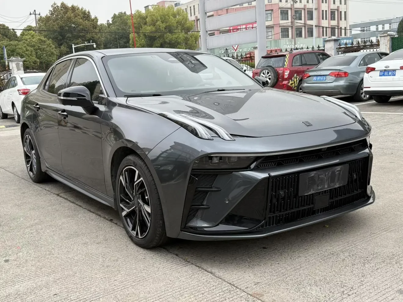 Lynk & Co 03