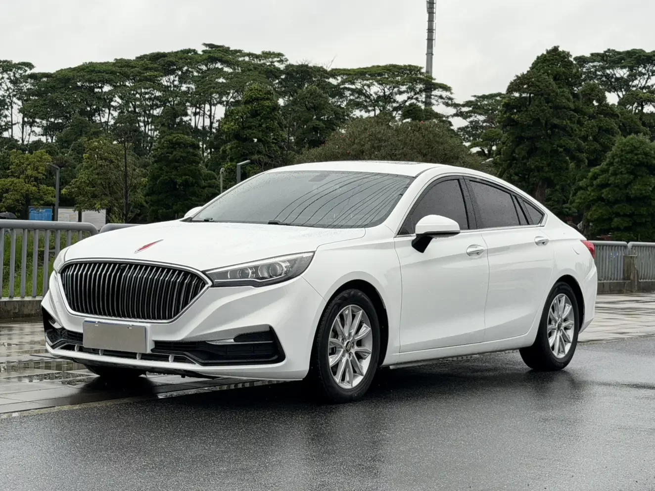 Hongqi H5 classic