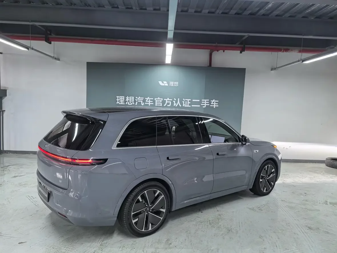 Lixiang L8