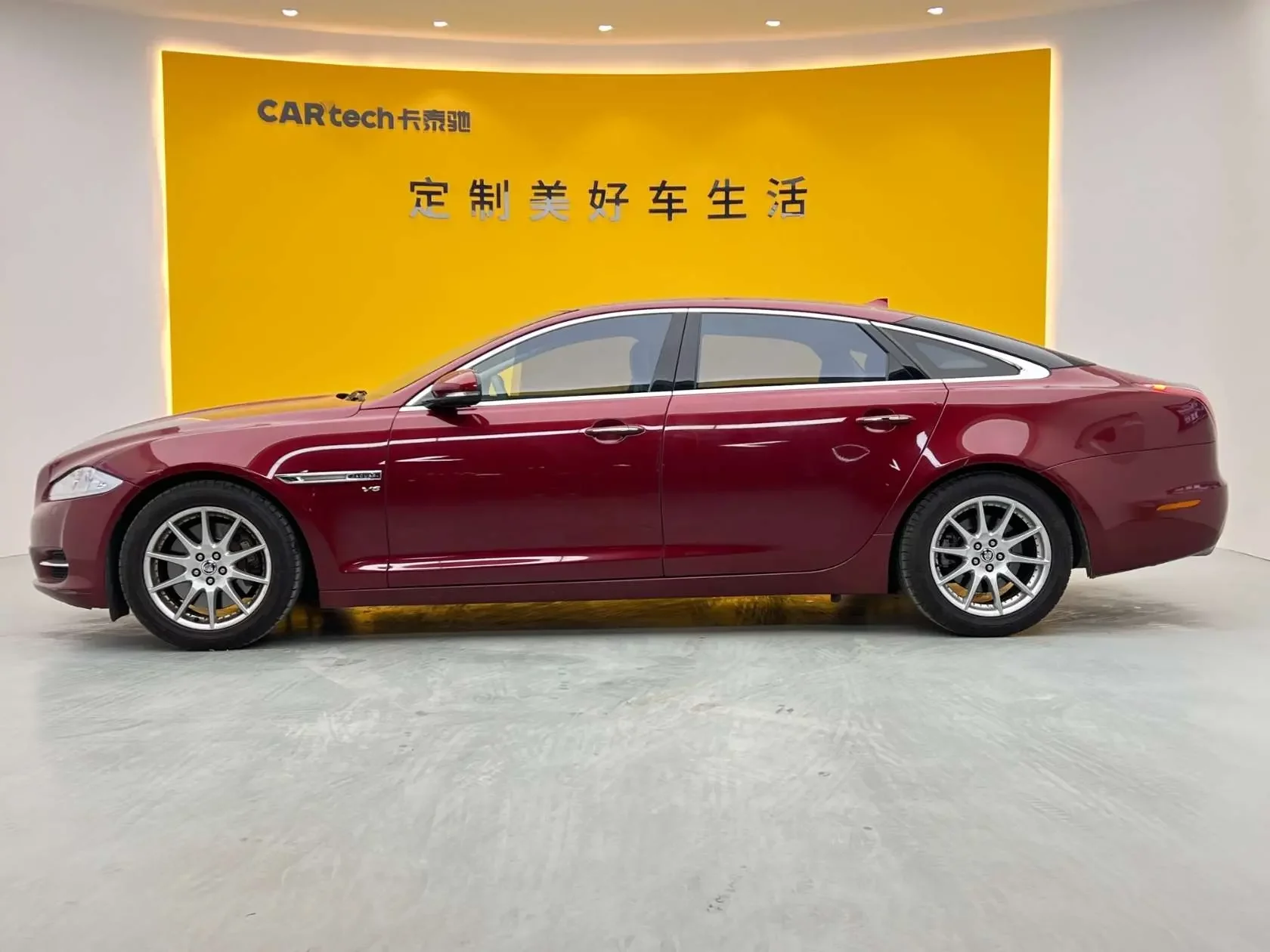 Jaguar XJ