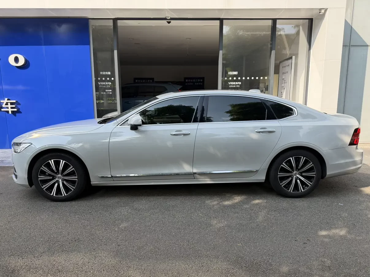 Volvo S90