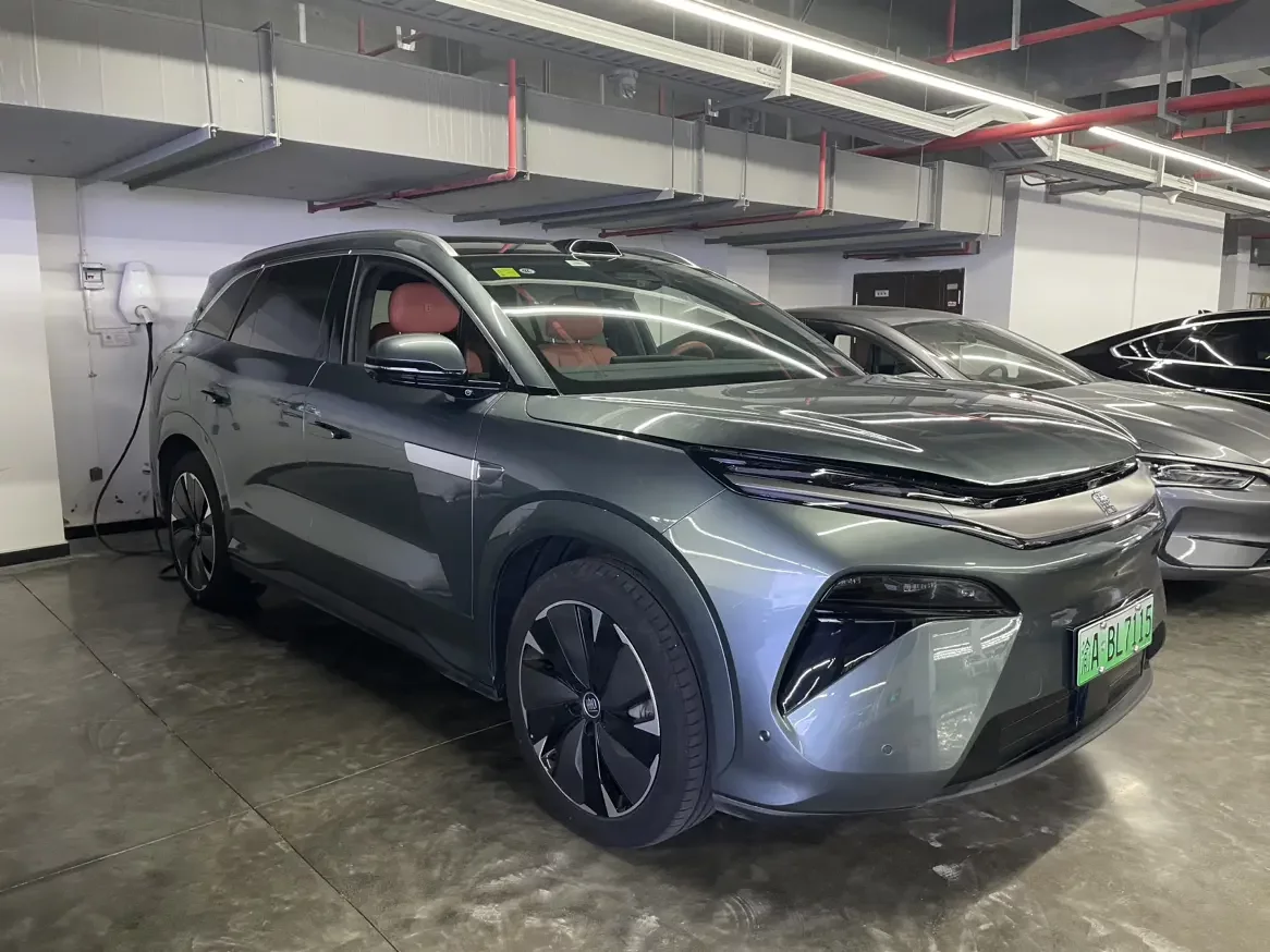BYD Tang L EV