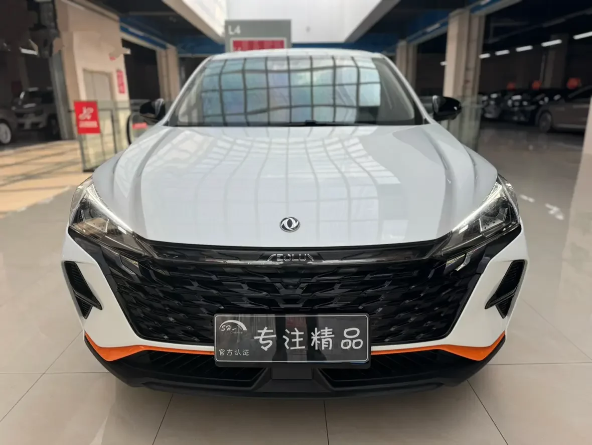 Dongfeng Yixuan  из Китая