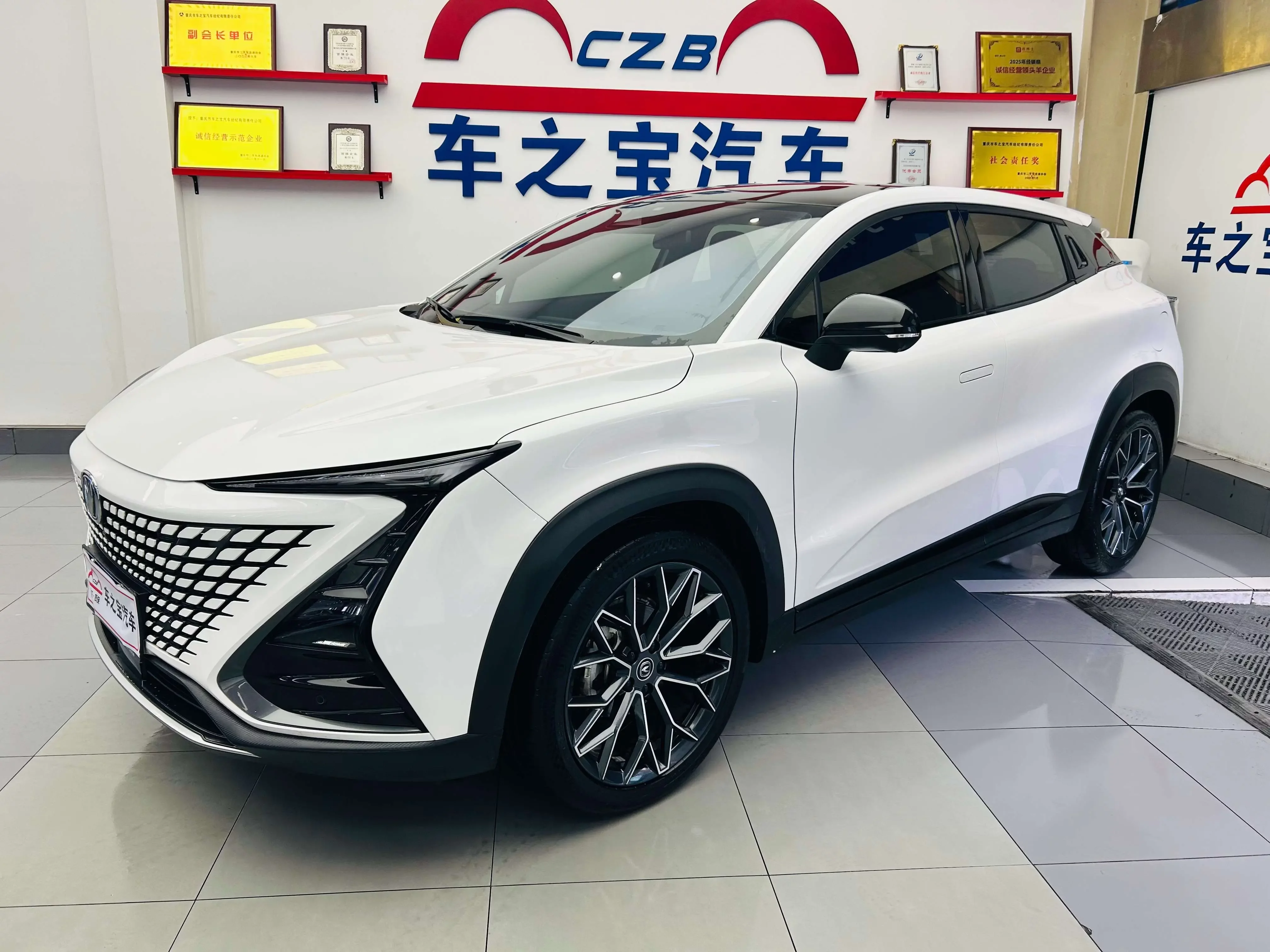 Changan UNI-T  из Китая