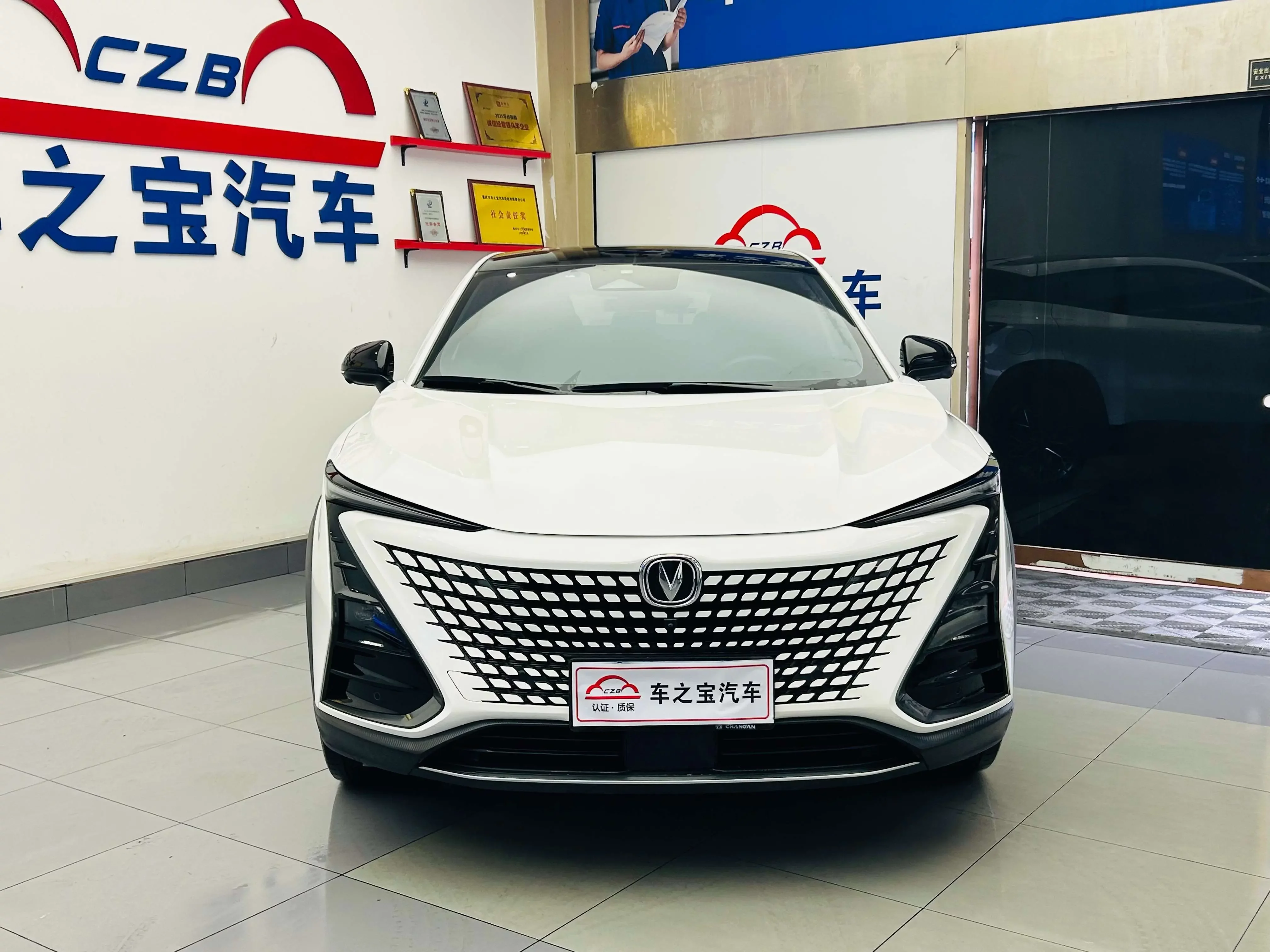 Changan UNI-T  из Китая