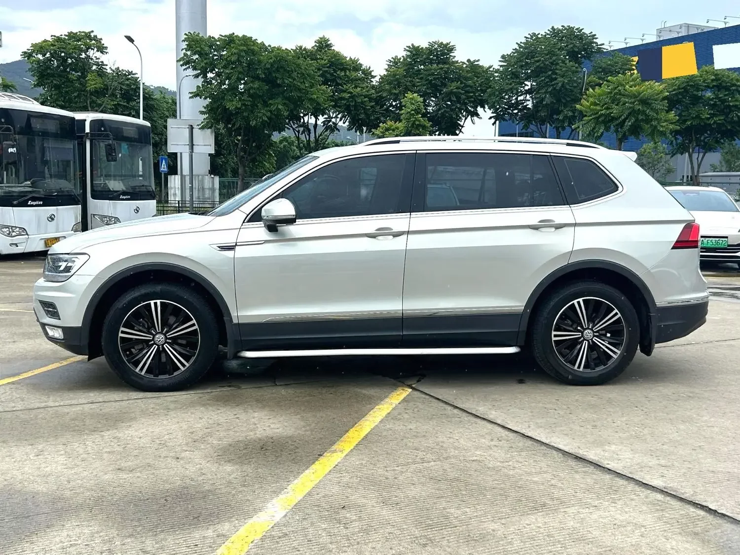 Volkswagen Tiguan L