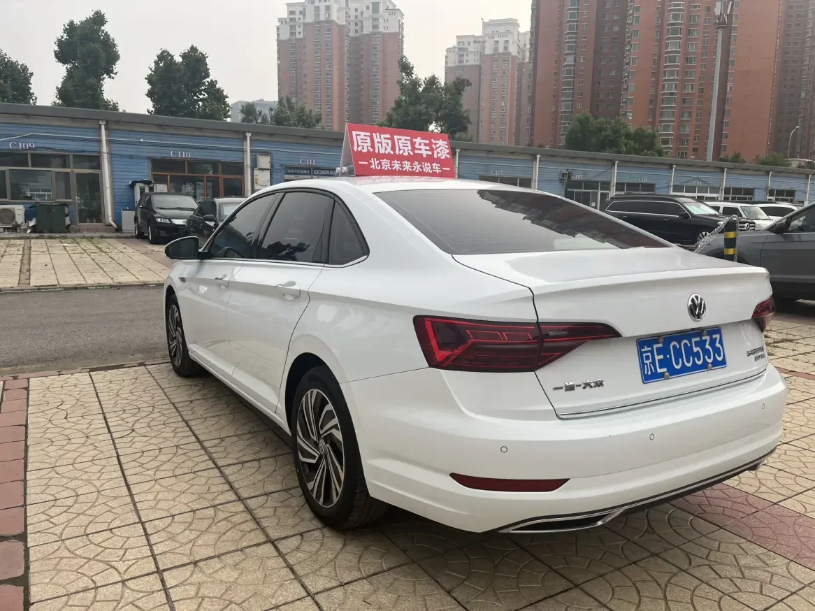 Volkswagen Sagitar